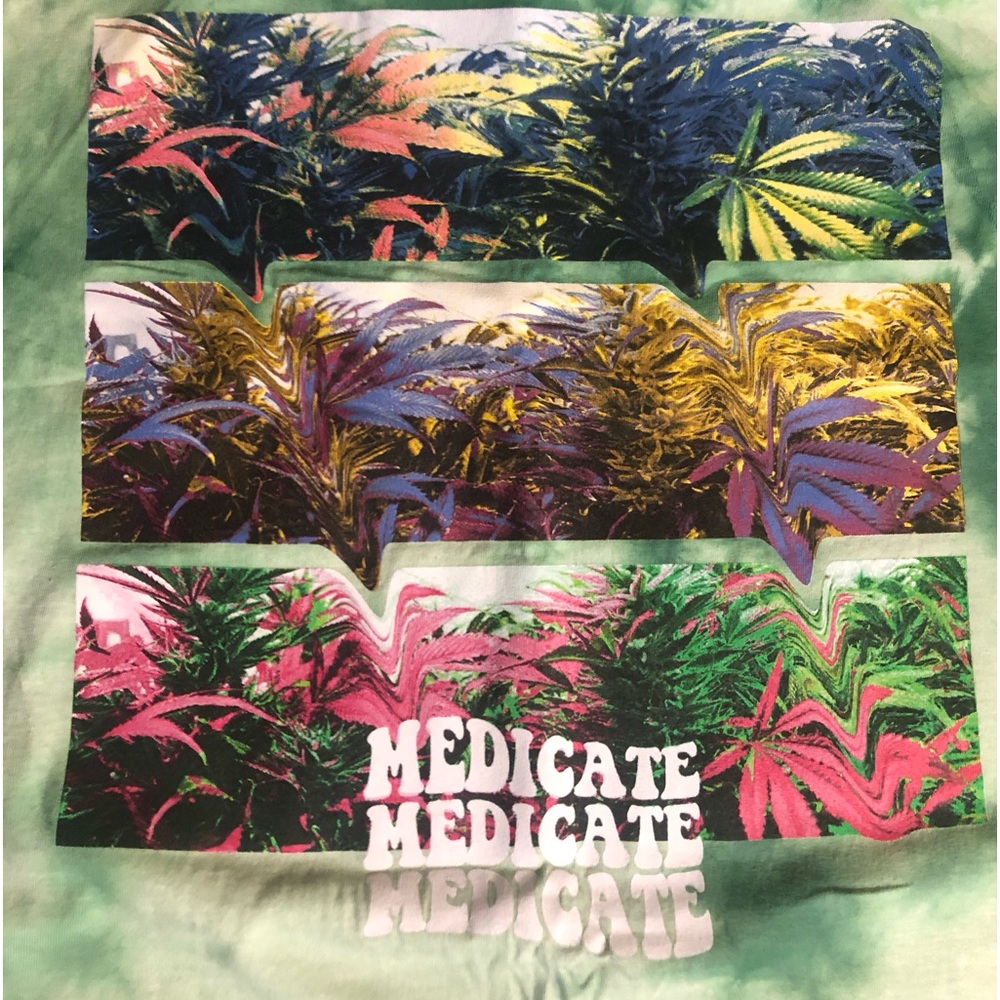 Fashion Nova Medicate Weed Short Sleeve Tee - Green/Combo Size XXL - Picture 9 of 10